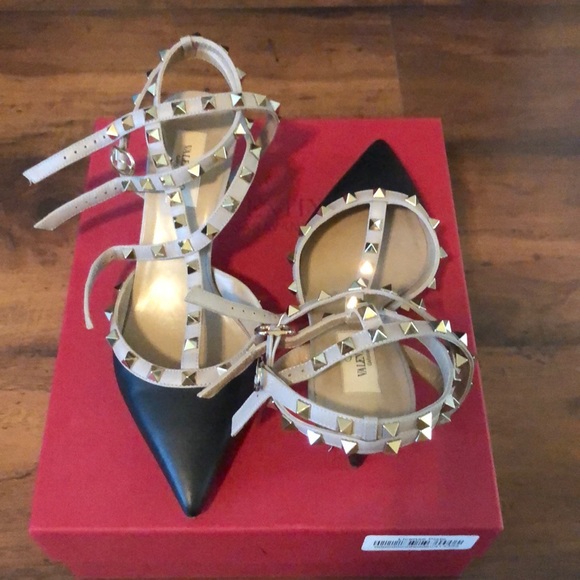 Black Valentino caged pumps - Picture 2 of 5